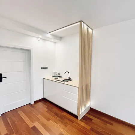 Beautiful In Mokotow Near Krolikarnia Park Apartment